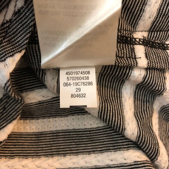 Chicos Zenergy Textured Envelope Hem Tunic Top Striped Gray White 0 (US 4/6) - Picture 5 of 6